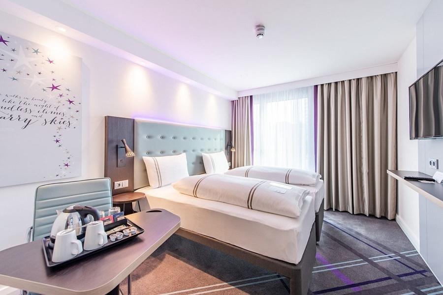 Premier Inn Stuttgart City Centre Exterior photo