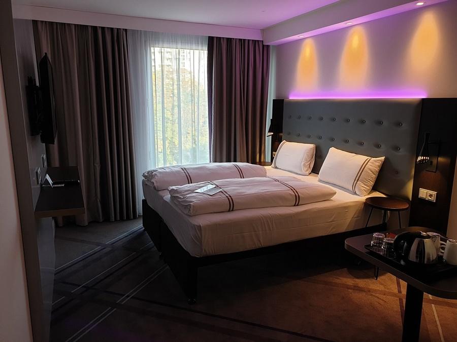 Premier Inn Stuttgart City Centre Exterior photo