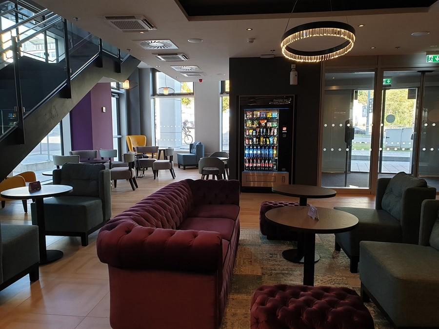 Premier Inn Stuttgart City Centre Exterior photo